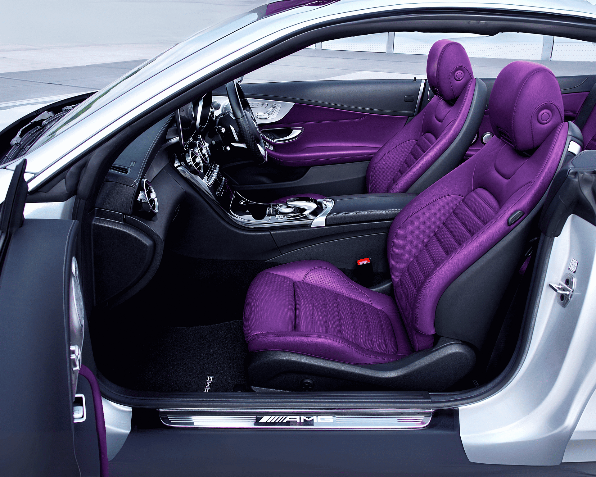 Interior-Deep-Cleaning-Detailing-Car-Premium-Detailing-Service-KSA-QUAD-AXIS